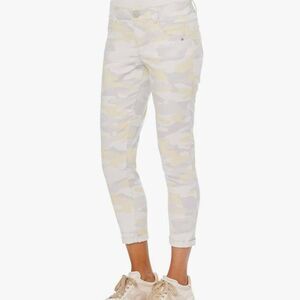 Democracy Ab Solution Camo Crop Pants NWOT Size 16